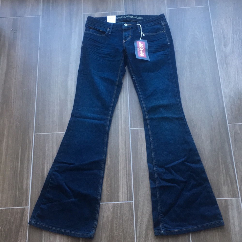🆕Levi’s Bell Jeans